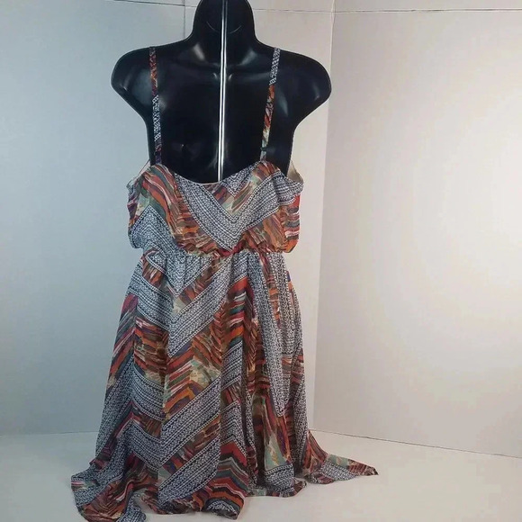 Love Reign  - Picture 3 of 4